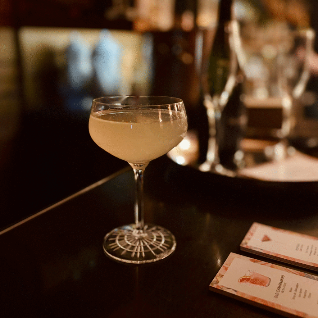 cocktail raffiné élaboré pendant l’atelier mixologie